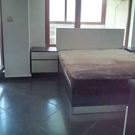 Yana's Deluxe Studio Burgas City